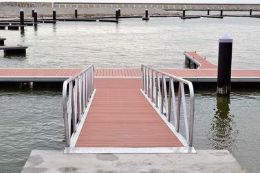 Silver Marine Aluminum Gangways 6061-T6 Alloy Floating Dock Customization Sturdy Design
