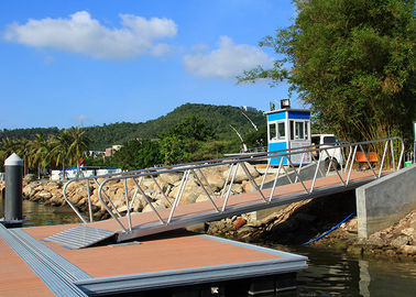 Silver Marine Aluminum Gangways 6061-T6 Alloy Floating Dock Customization Sturdy Design