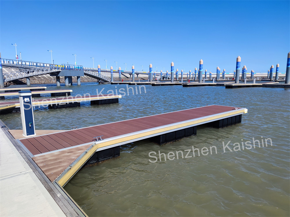Marine HDPE Floater Aluminum Floating Docks Laminated Floors Floating Pier Dock